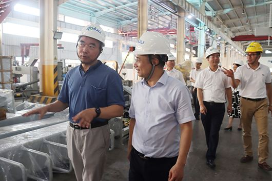 市長(zhǎng)徐鴻視察 (8).jpg